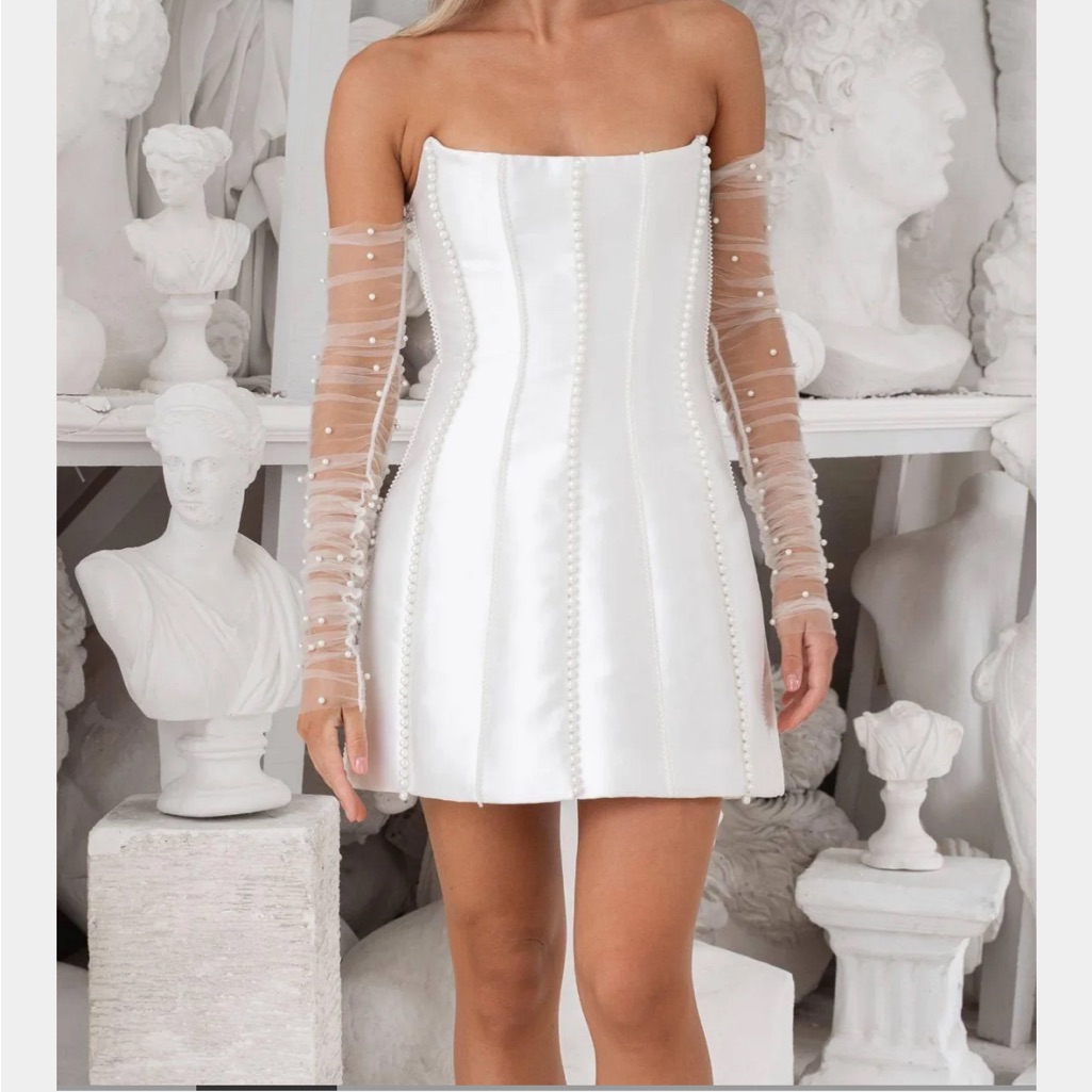 Kayla By Eliya The Label - White Strapless Dress With Sheer Sleeves